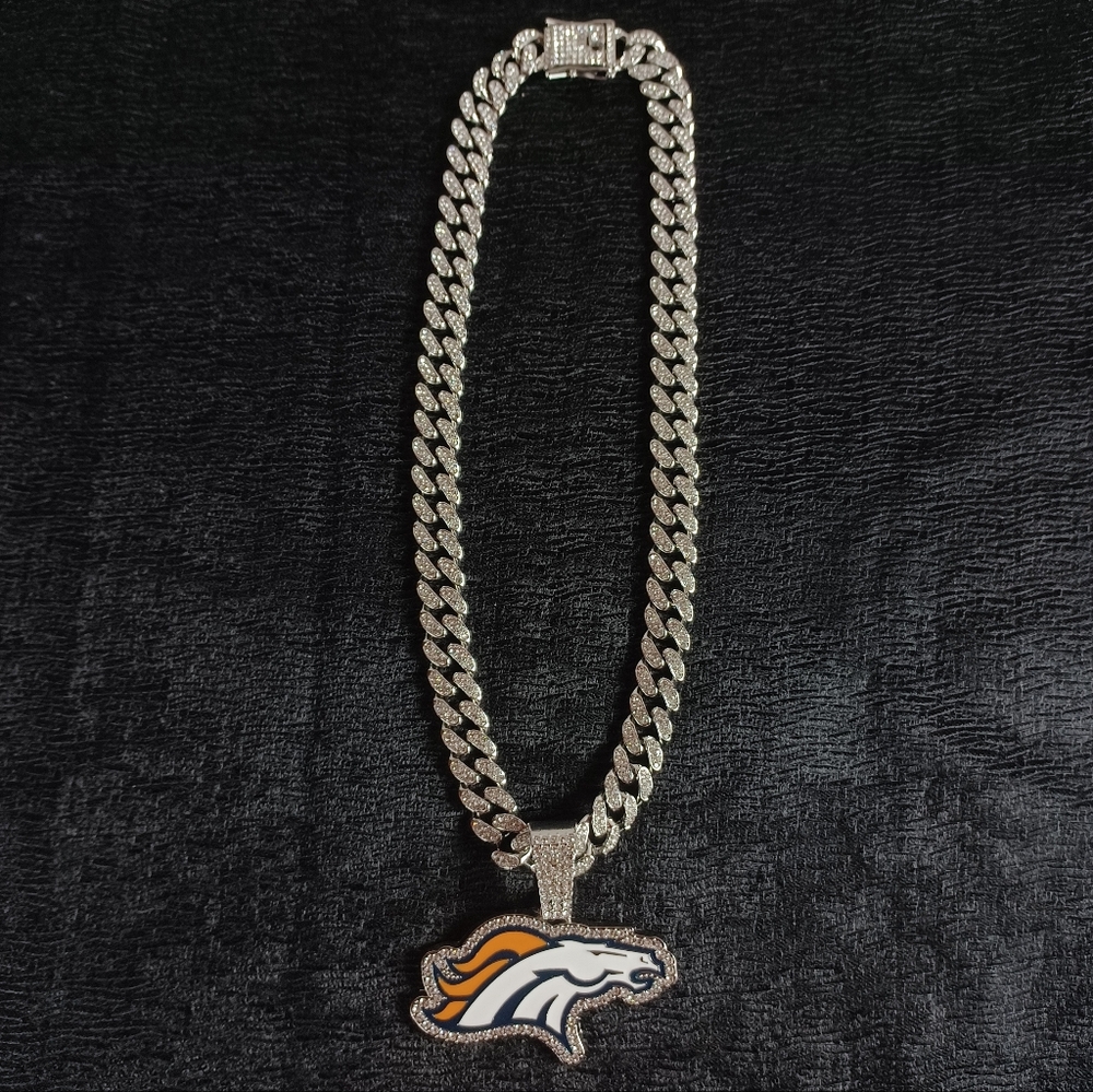 NFL Denver Broncos 20Inch Necklace Pendant Cuban Chain Link Football Jewelry - Picture 3 of 6
